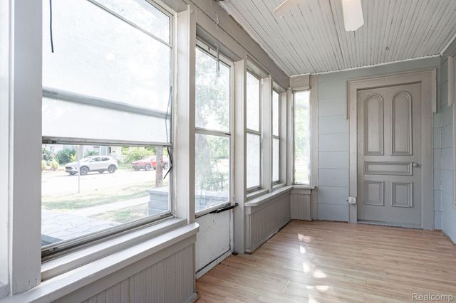204 Oakland Street, Holly Village, MI 48442