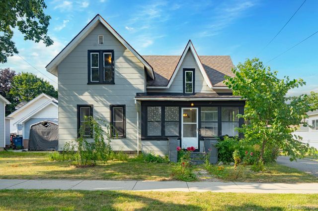 204 Oakland Street, Holly Village, MI 48442