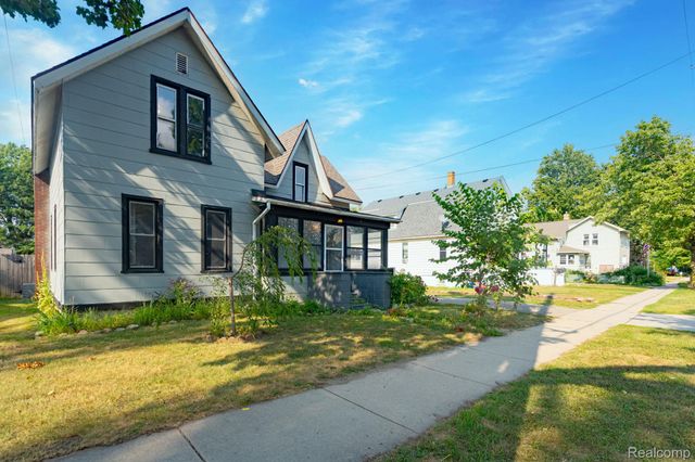 204 Oakland Street, Holly Village, MI 48442