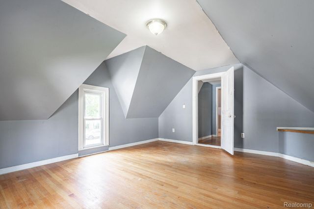 204 Oakland Street, Holly Village, MI 48442