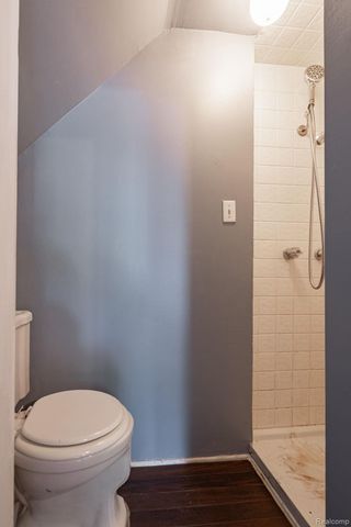 204 Oakland Street, Holly Village, MI 48442