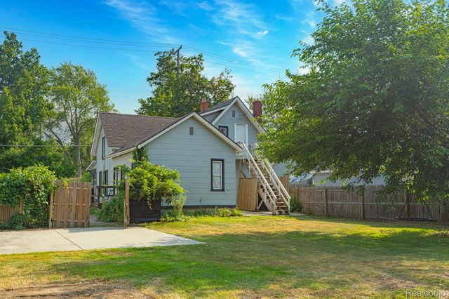 204 Oakland Street, Holly Village, MI 48442