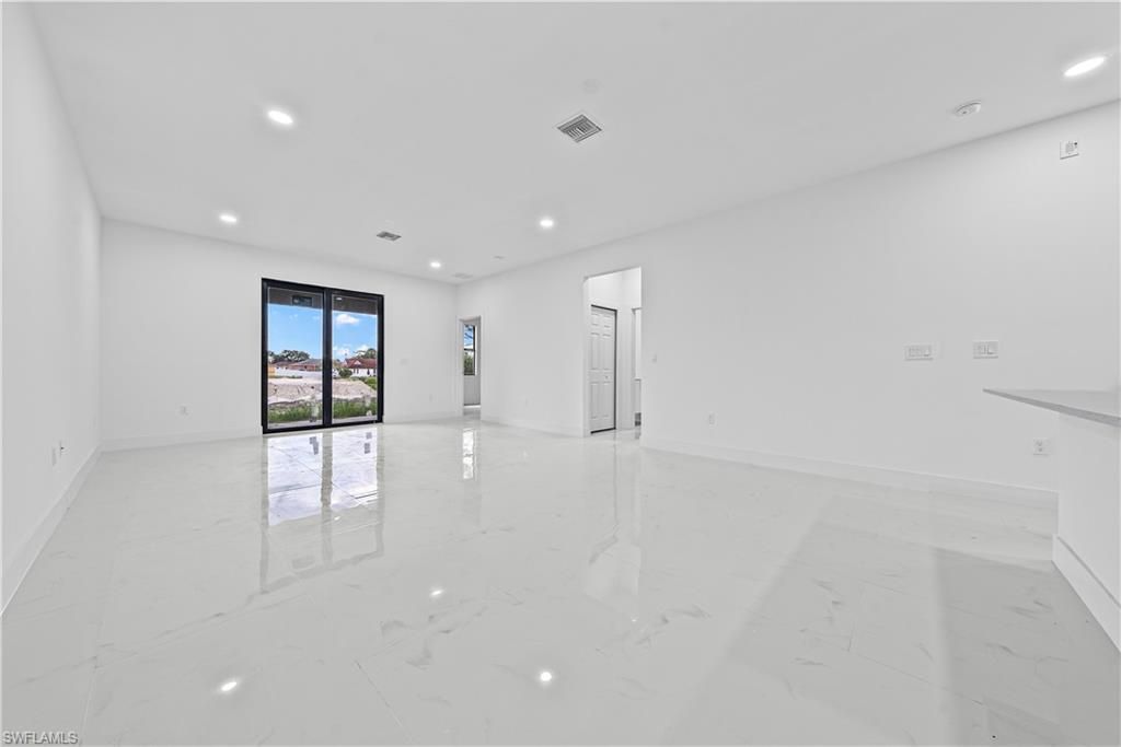 696-698 Creuset AVE S, LEHIGH ACRES, FL 33974 — photo 4