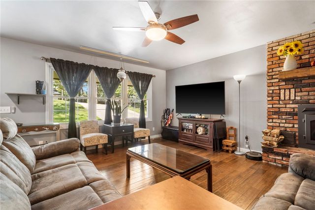 22 Hatcher Drive, Bella Vista, AR 72715