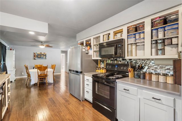 22 Hatcher Drive, Bella Vista, AR 72715