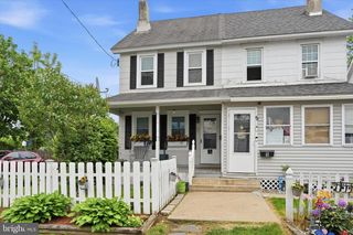 7 E MAPLE AVE, Morrisville, PA 19067