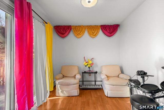 15 Kenneth Circle, Waterbury, CT 06710