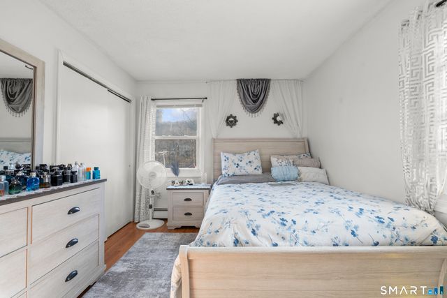 15 Kenneth Circle, Waterbury, CT 06710