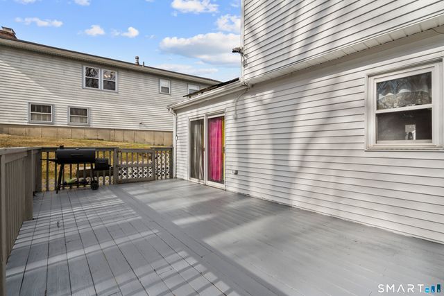 15 Kenneth Circle, Waterbury, CT 06710