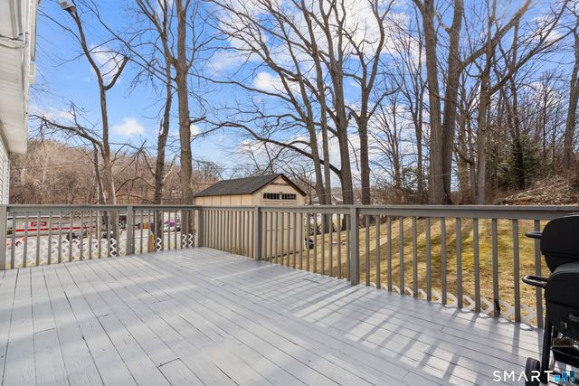 15 Kenneth Circle, Waterbury, CT 06710