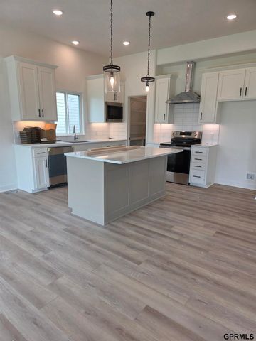 10210 Sherman Street, Papillion, NE 68046