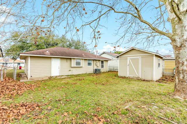 2019 N Avenue H Street N, Freeport, TX 77541