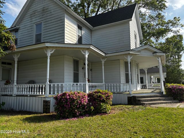 414 N Center Street, Mount Olive, NC 28365