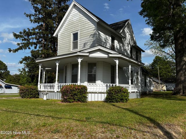 414 N Center Street, Mount Olive, NC 28365