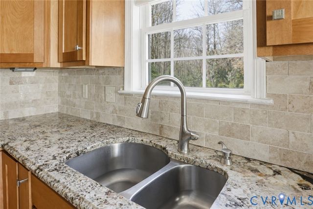 10365 Morning Dew Ln, Hanover, VA 23116