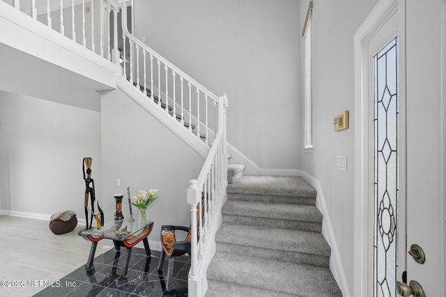 10082 CHESTER LAKE Road E, Jacksonville, FL 32256