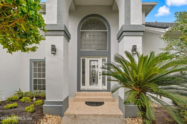 10082 CHESTER LAKE Road E, Jacksonville, FL 32256