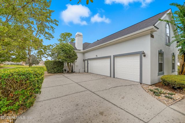 10082 CHESTER LAKE Road E, Jacksonville, FL 32256