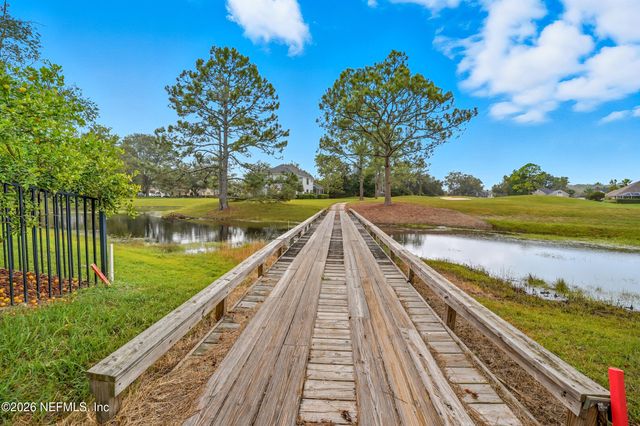 10082 CHESTER LAKE Road E, Jacksonville, FL 32256