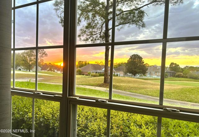 10082 CHESTER LAKE Road E, Jacksonville, FL 32256