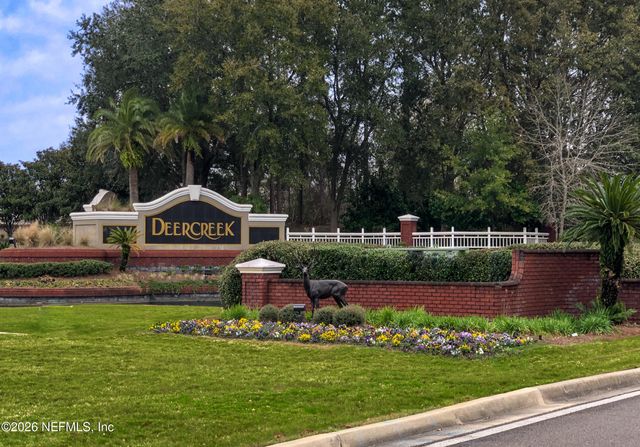 10082 CHESTER LAKE Road E, Jacksonville, FL 32256