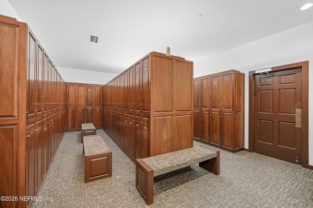 10082 CHESTER LAKE Road E, Jacksonville, FL 32256