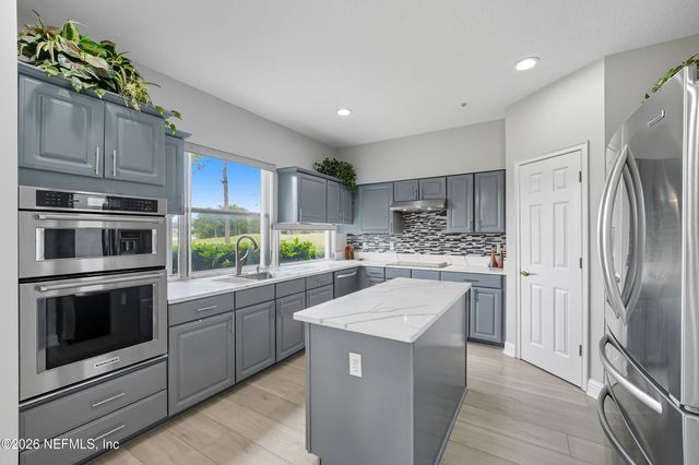 10082 CHESTER LAKE Road E, Jacksonville, FL 32256