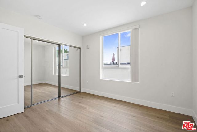 11042 La Maida Street 203, North Hollywood, CA 91601