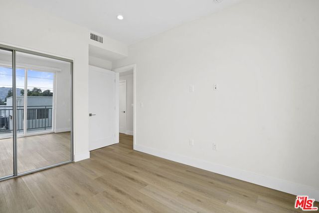 11042 La Maida Street 203, North Hollywood, CA 91601