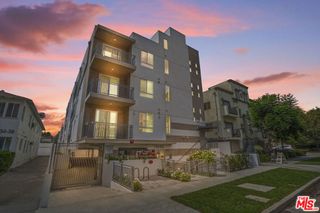 11042 La Maida Street 203, North Hollywood, CA 91601