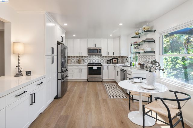 3229 Toyon Ter, Alameda, CA 94501