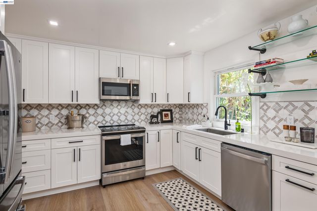 3229 Toyon Ter, Alameda, CA 94501