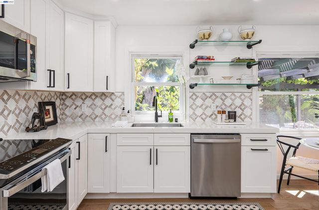 3229 Toyon Ter, Alameda, CA 94501