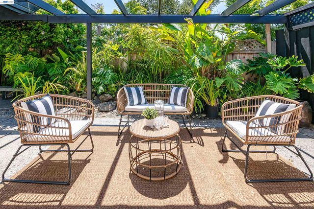 3229 Toyon Ter, Alameda, CA 94501