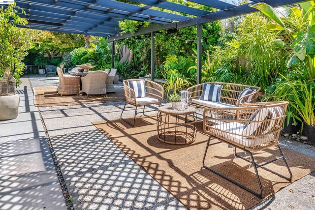 3229 Toyon Ter, Alameda, CA 94501