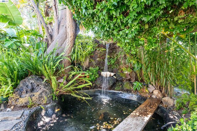 3229 Toyon Ter, Alameda, CA 94501