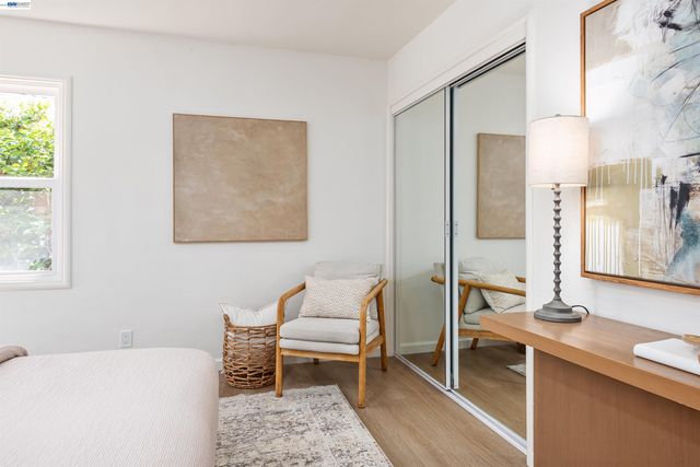 3229 Toyon Ter, Alameda, CA 94501