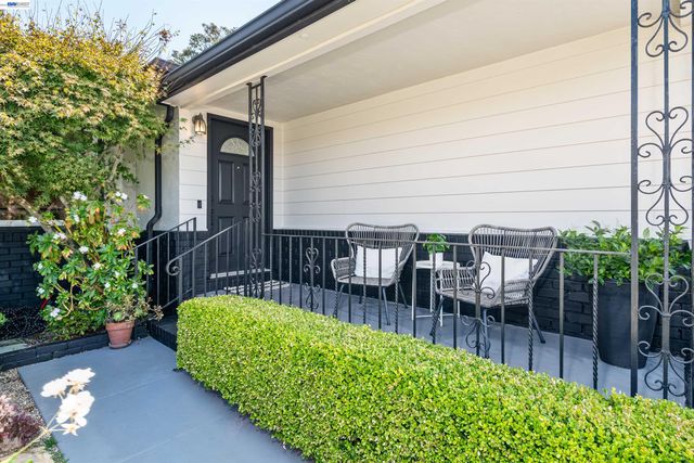 3229 Toyon Ter, Alameda, CA 94501