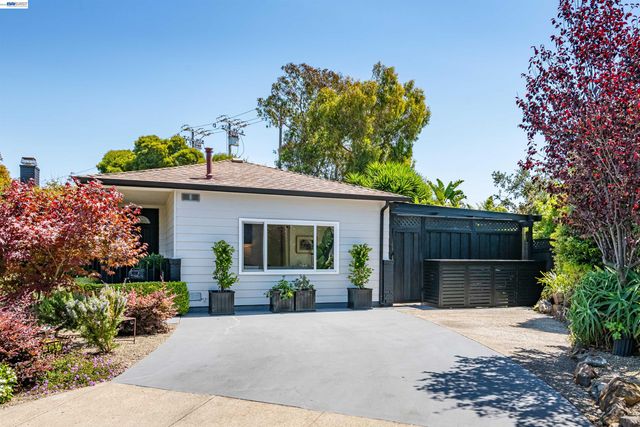 3229 Toyon Ter, Alameda, CA 94501