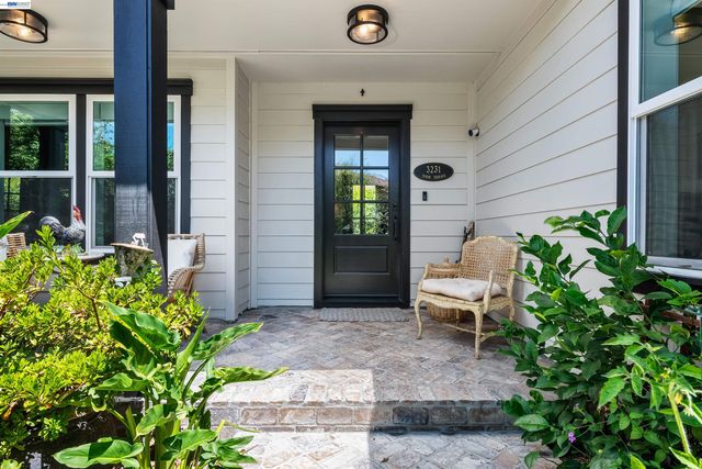 3229 Toyon Ter, Alameda, CA 94501