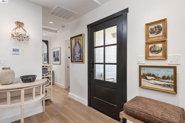 3229 Toyon Ter, Alameda, CA 94501