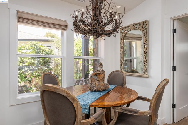3229 Toyon Ter, Alameda, CA 94501