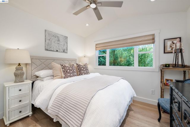3229 Toyon Ter, Alameda, CA 94501