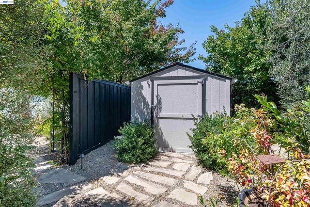 3229 Toyon Ter, Alameda, CA 94501
