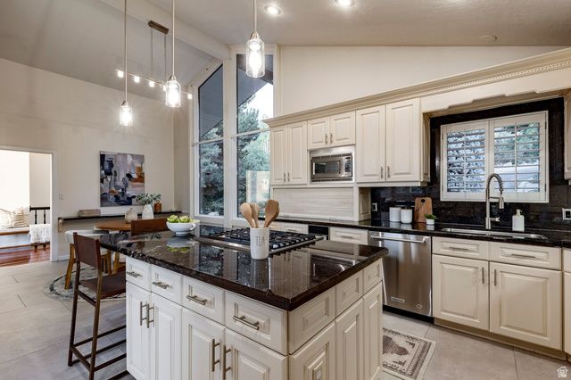 4486 S ADONIS DR, Salt Lake City, UT 84124
