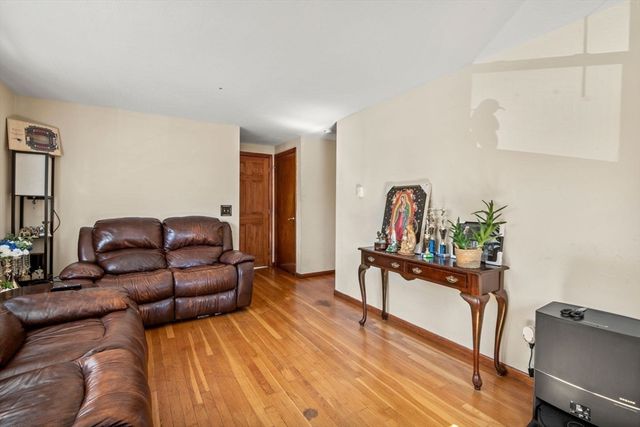 48 Hardwick Terrace, Boston, MA 02135