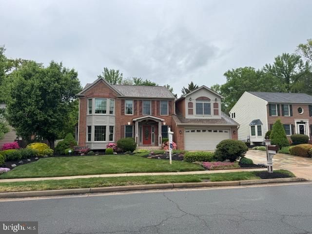 2304 LAKESHIRE DR, Alexandria, VA 22308