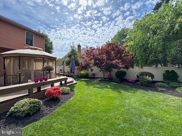 2304 LAKESHIRE DR, Alexandria, VA 22308
