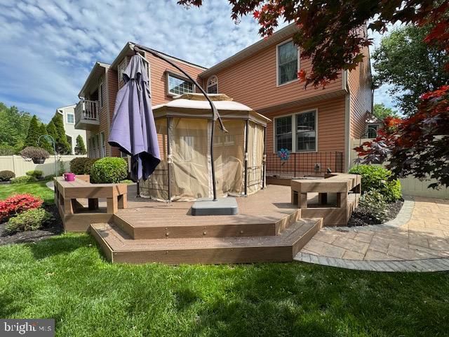 2304 LAKESHIRE DR, Alexandria, VA 22308