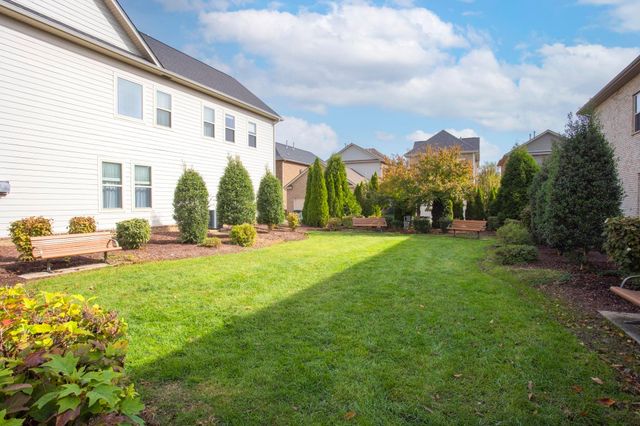 145 Ashcrest Pt, Hendersonville, TN 37075
